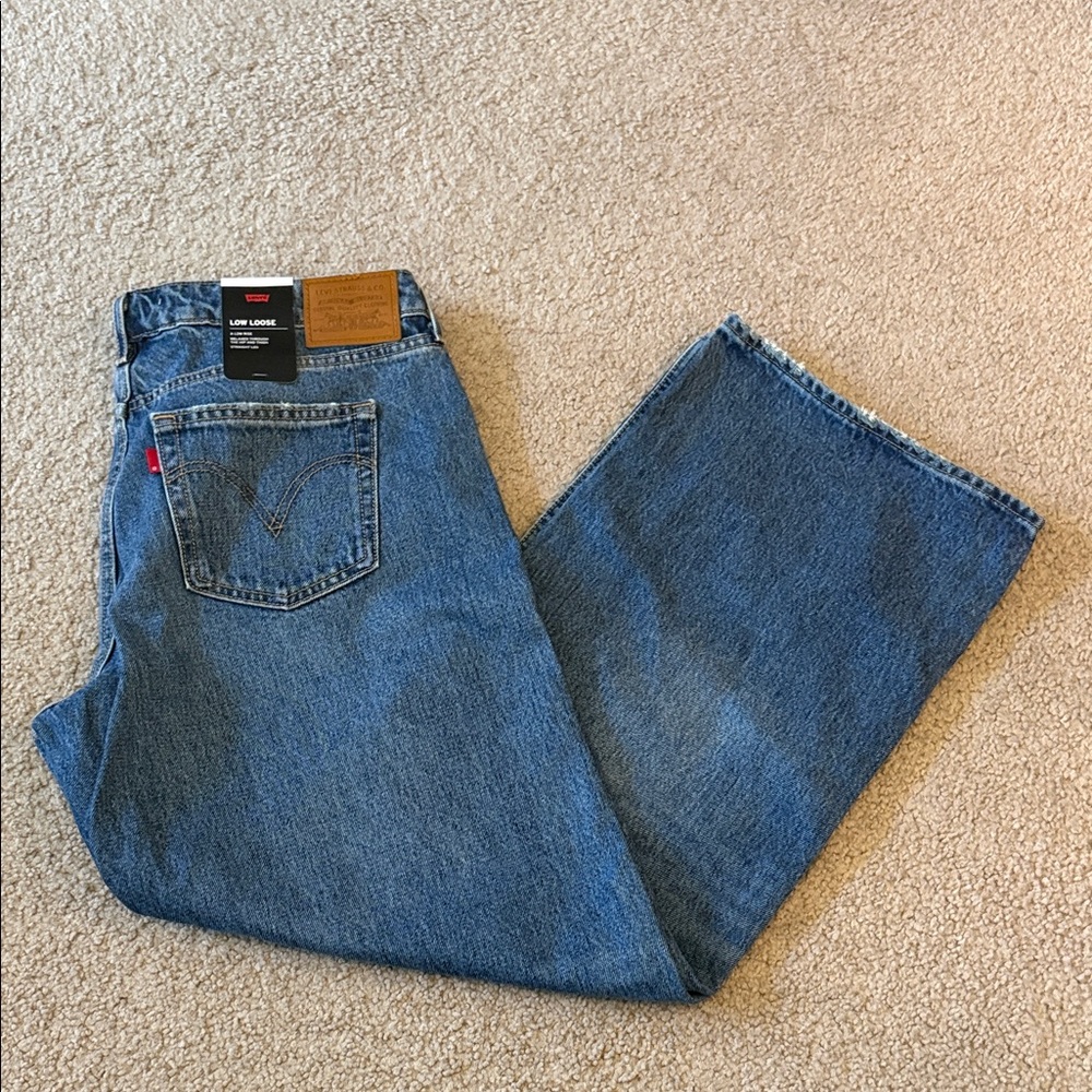 Levi’s Premium Low Loose Jeans in Medium Wash NWT
